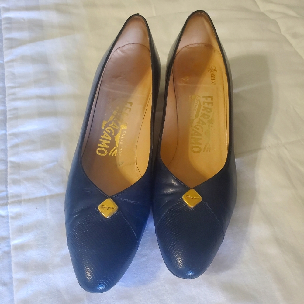 Salvatore Ferragamo Dark Blue and Black Low Heel Pumps - Size 7 AAA Narr…